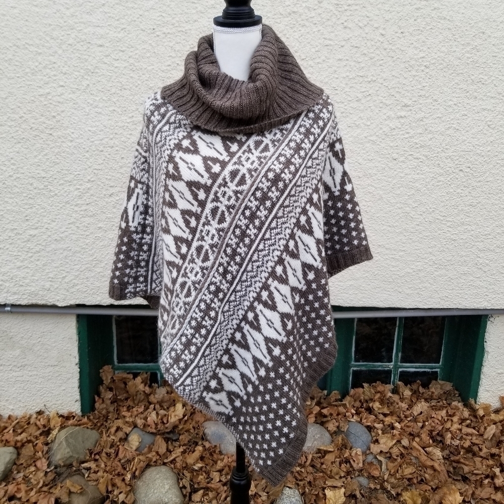 giogio brown and white turtleneck poncho wool alpaca blend made in Italy